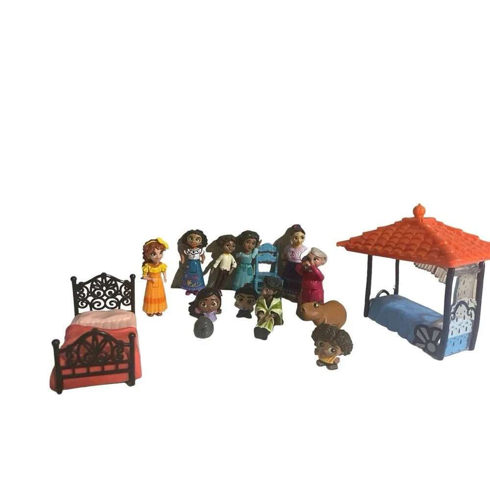Disney Encanto Ultimate Madrigal Family Gift Set Of 15